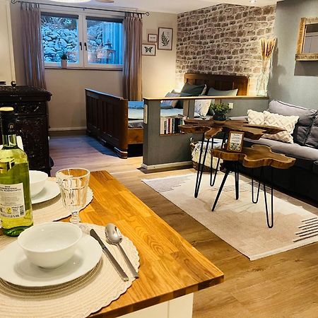 Ferienwohnung Palatina Heuchelheim-Klingen エクステリア 写真