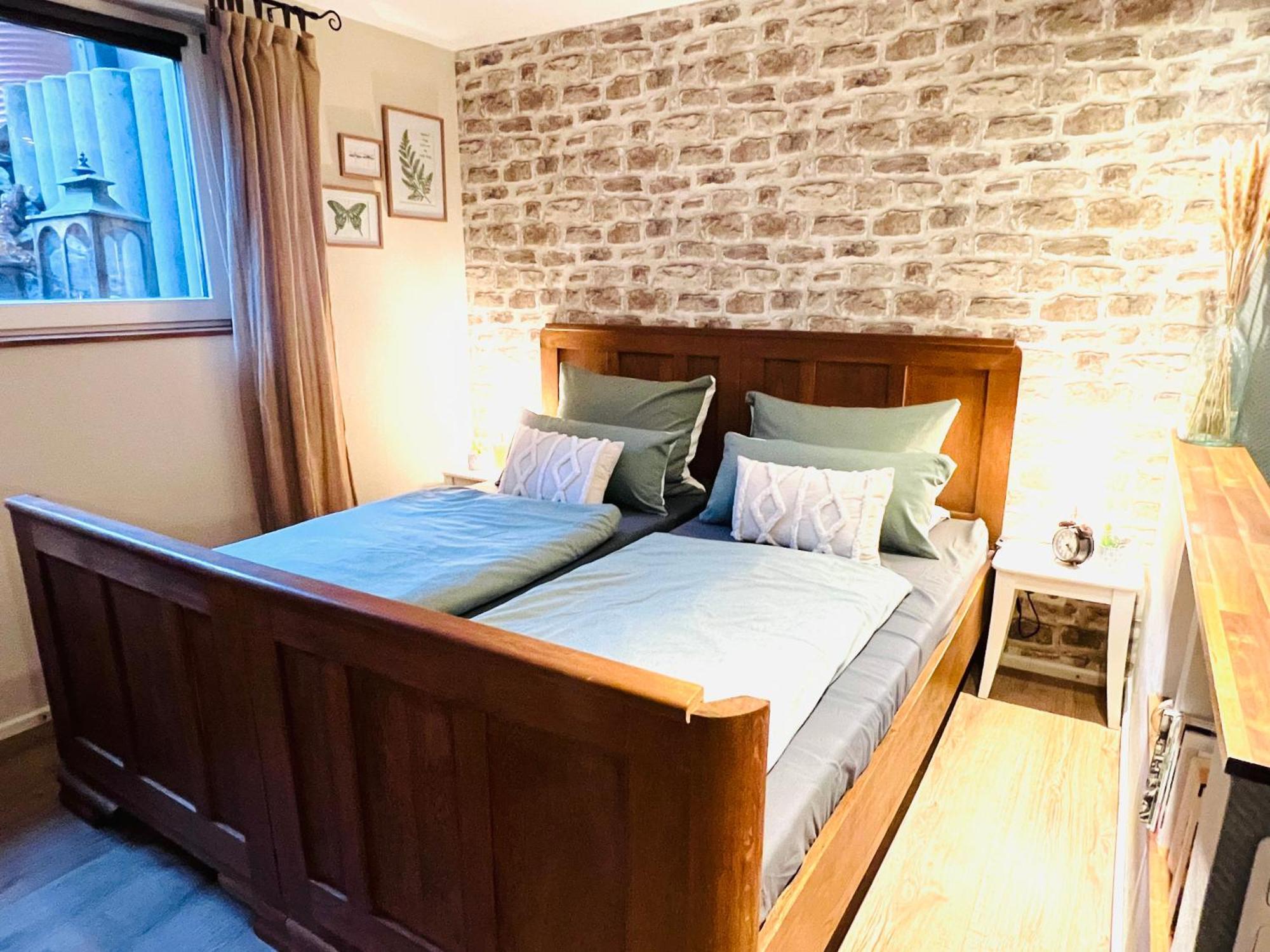 Ferienwohnung Palatina Heuchelheim-Klingen エクステリア 写真