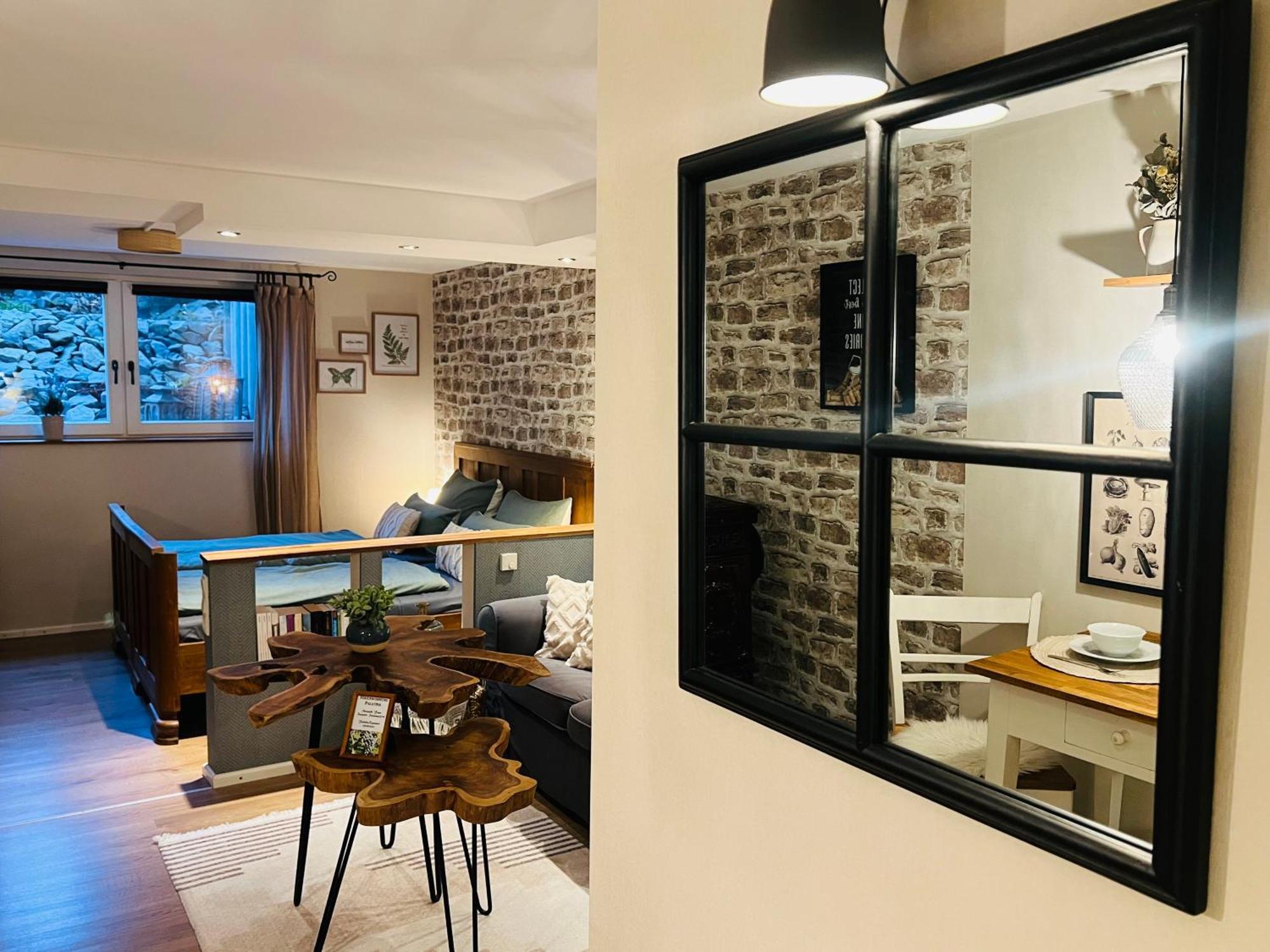 Ferienwohnung Palatina Heuchelheim-Klingen エクステリア 写真