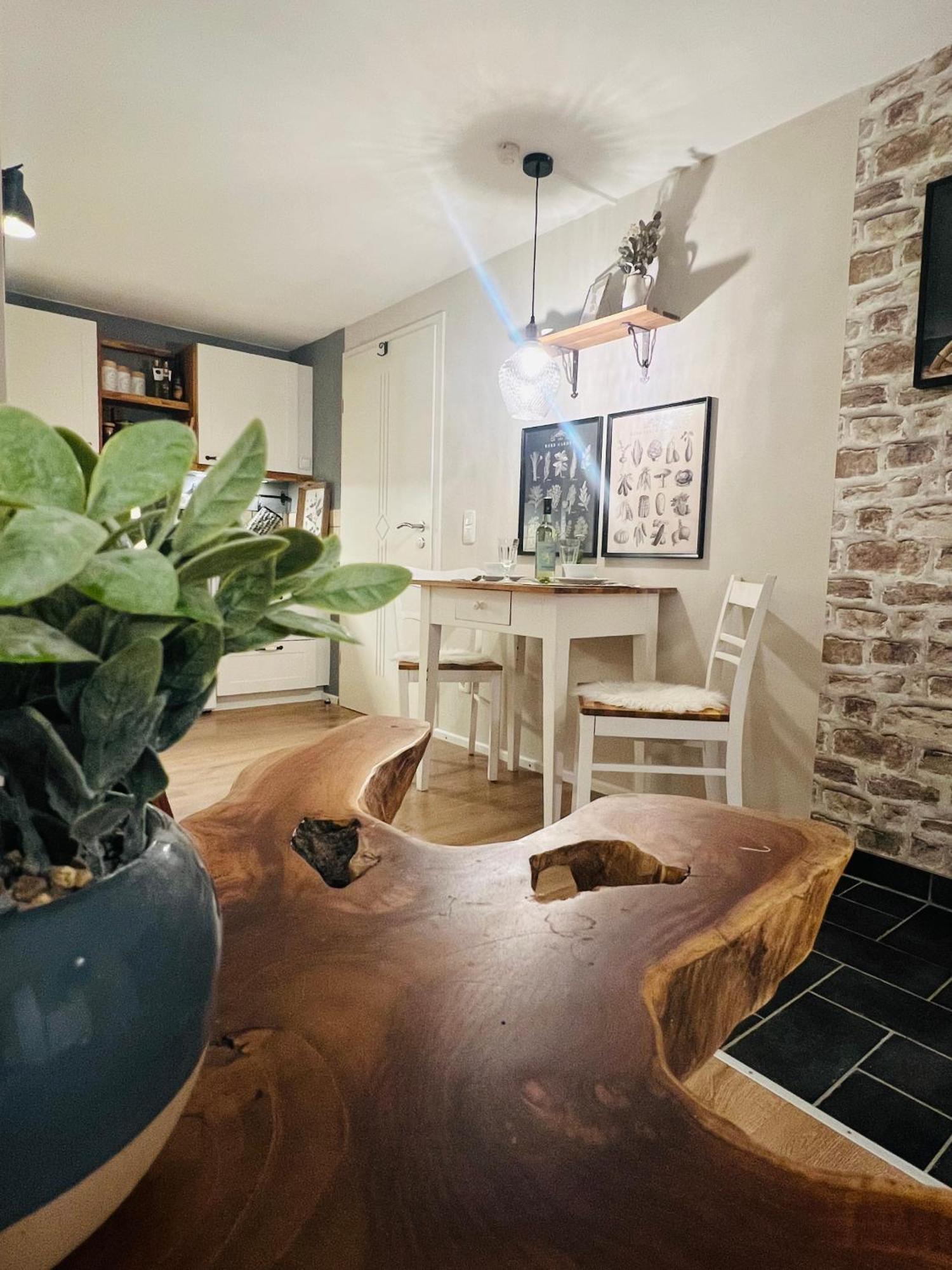 Ferienwohnung Palatina Heuchelheim-Klingen エクステリア 写真
