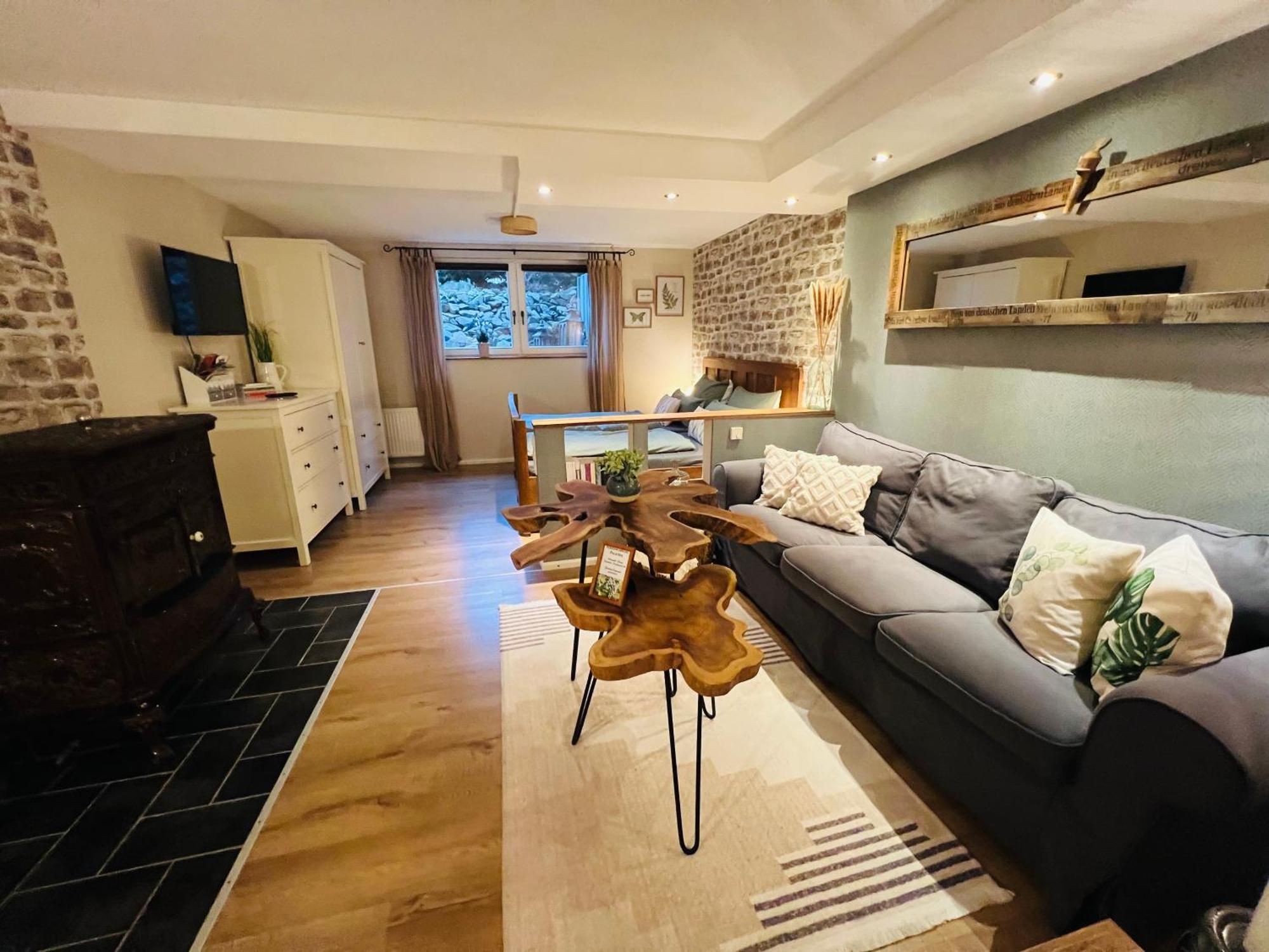 Ferienwohnung Palatina Heuchelheim-Klingen エクステリア 写真